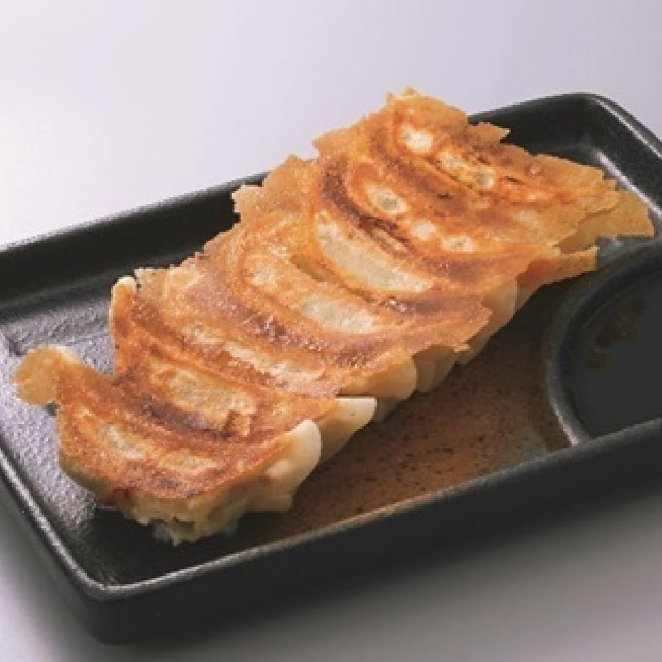 酔虎伝 阿倍野店 |【酔虎伝の看板料理】熱々ジューシー！なにわの酔虎伝ギョーザ